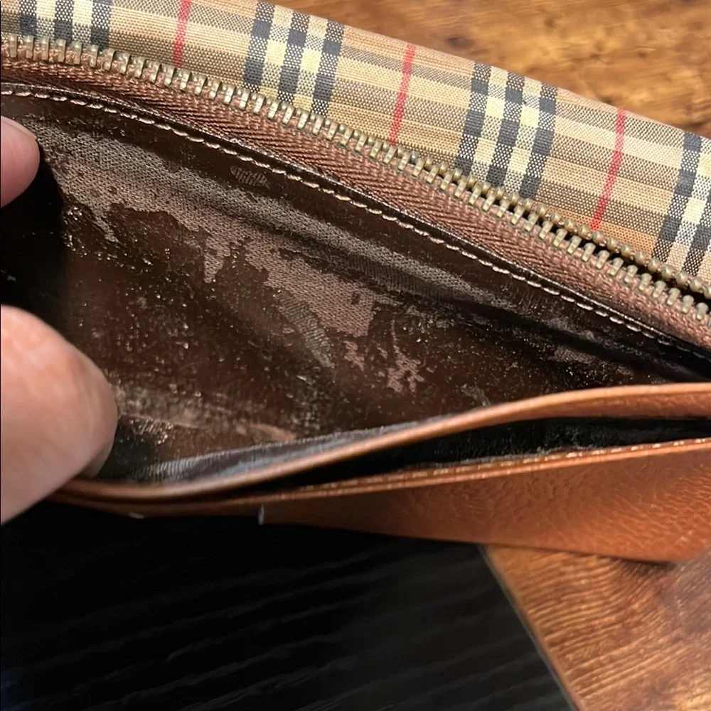 Burberry Bifold Leather Long Wallet Flap Logo Embossed Nova Check Clasp Brown M